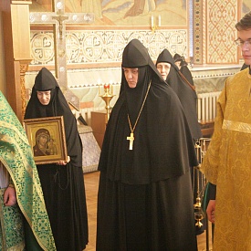Приезд епископа Аргентинского Леонида